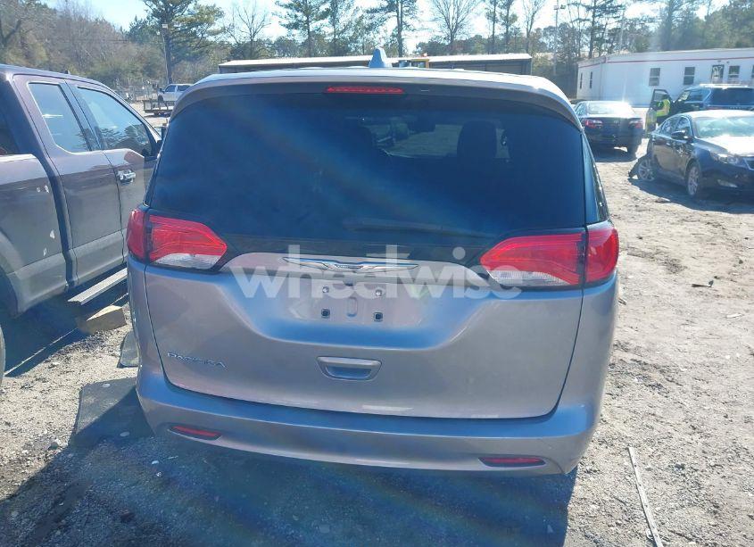 Photo 16 of 2017 Chrysler Pacifica LX (VIN 2C4RC1CG3HR509997)