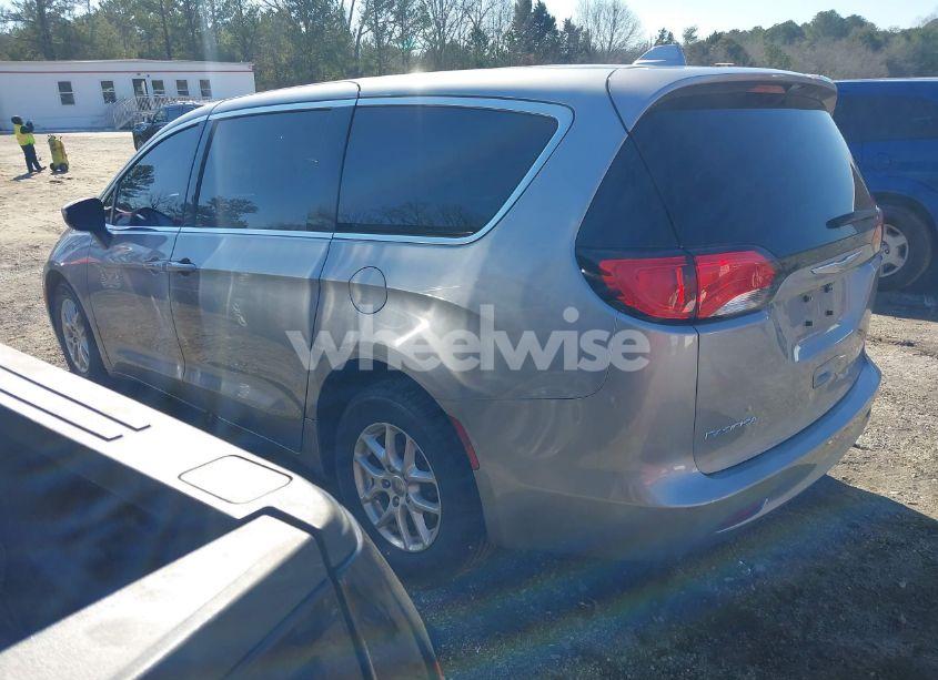 Photo 3 of 2017 Chrysler Pacifica LX (VIN 2C4RC1CG3HR509997)