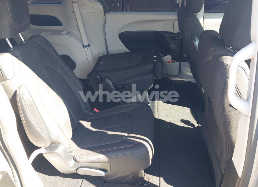 Photo 8 of 2017 Chrysler Pacifica LX (VIN 2C4RC1CG3HR509997)