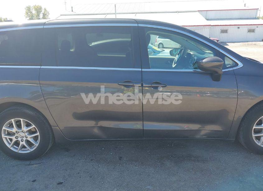 Photo 13 of 2022 Chrysler Voyager LX (VIN 2C4RC1CG3NR166460)