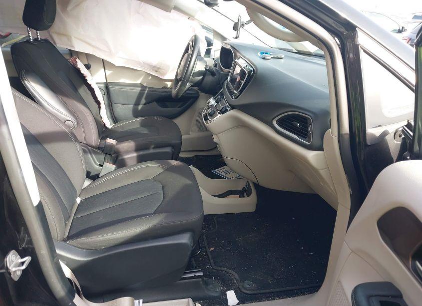 Photo 5 of 2023 Chrysler Voyager LX (VIN 2C4RC1CG3PR606406)