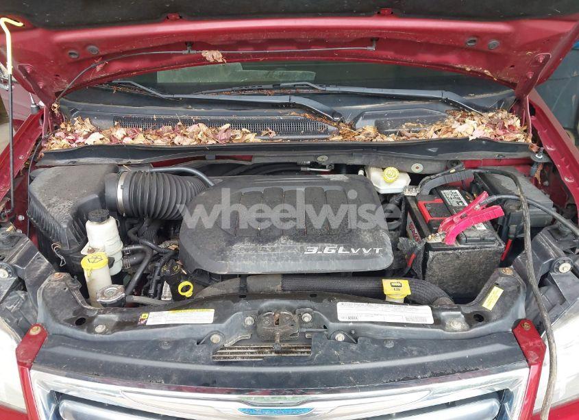 Photo 10 of 2012 Chrysler Town & COUNTRY TOURING-L (VIN 2C4RC1CG4CR136820)