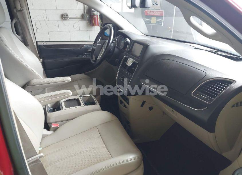 Photo 5 of 2012 Chrysler Town & COUNTRY TOURING-L (VIN 2C4RC1CG4CR136820)