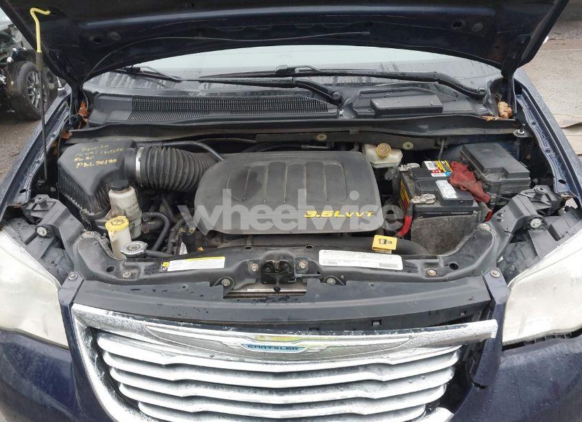 Photo 10 of 2012 Chrysler Town & COUNTRY TOURING-L (VIN 2C4RC1CG4CR413160)