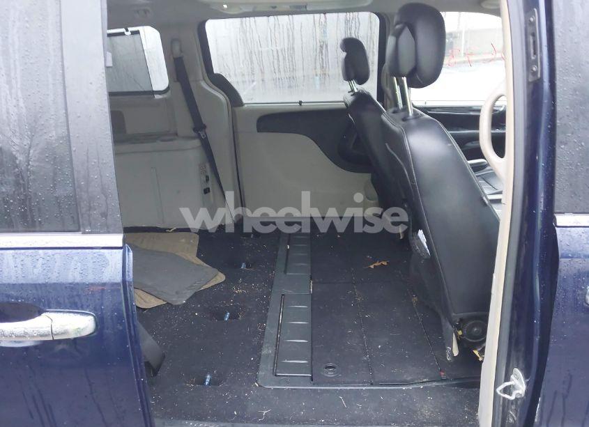 Photo 8 of 2012 Chrysler Town & COUNTRY TOURING-L (VIN 2C4RC1CG4CR413160)