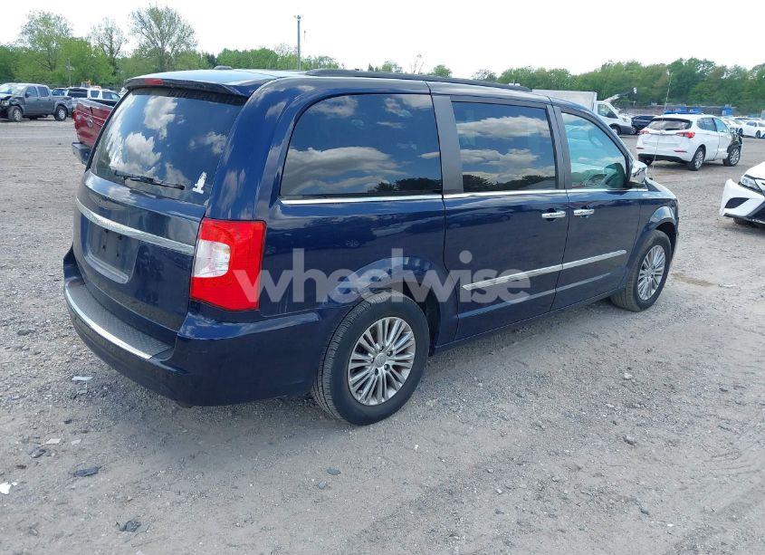 Photo 4 of 2013 Chrysler Town & COUNTRY TOURING-L (VIN 2C4RC1CG4DR531534)