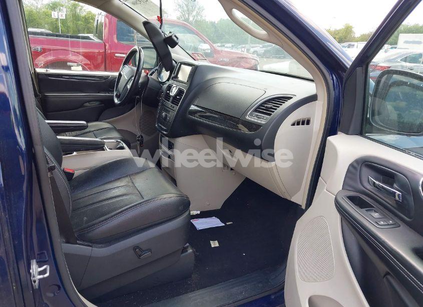 Photo 5 of 2013 Chrysler Town & COUNTRY TOURING-L (VIN 2C4RC1CG4DR531534)