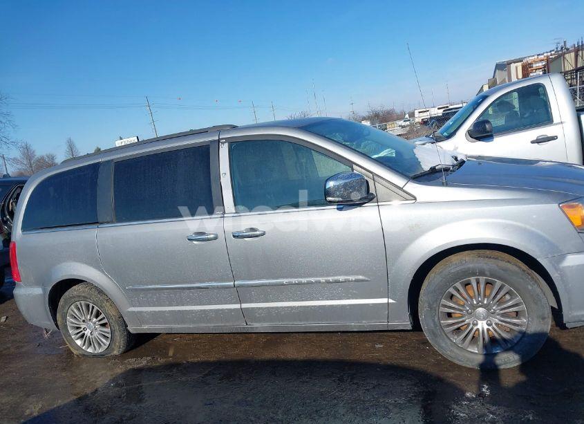 Photo 13 of 2014 Chrysler Town & COUNTRY TOURING-L (VIN 2C4RC1CG4ER146489)