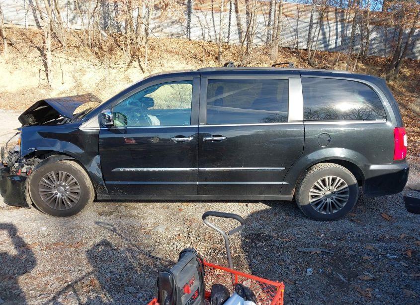 Photo 15 of 2014 Chrysler Town & COUNTRY TOURING-L (VIN 2C4RC1CG4ER164829)