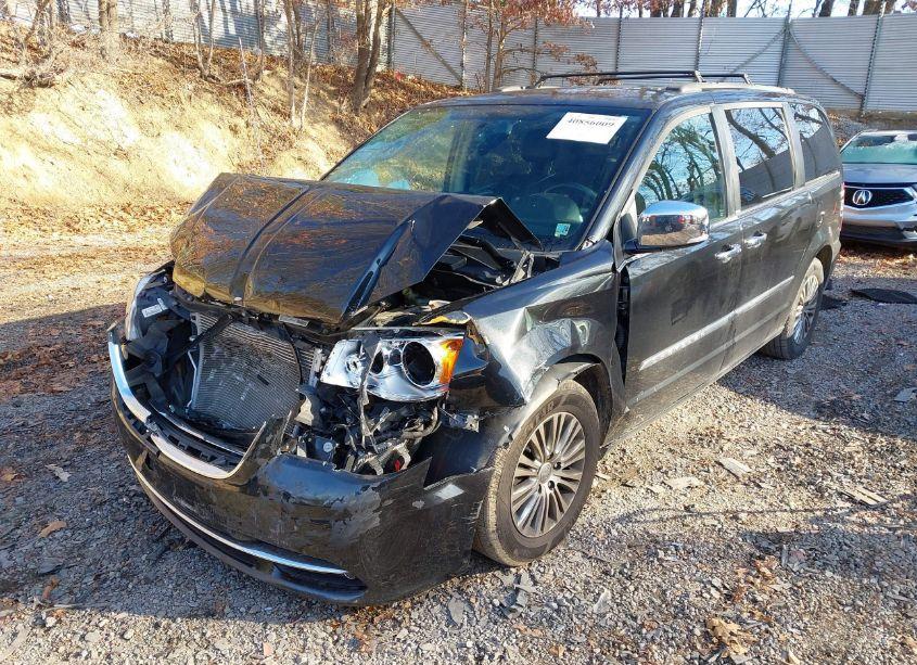 Photo 2 of 2014 Chrysler Town & COUNTRY TOURING-L (VIN 2C4RC1CG4ER164829)