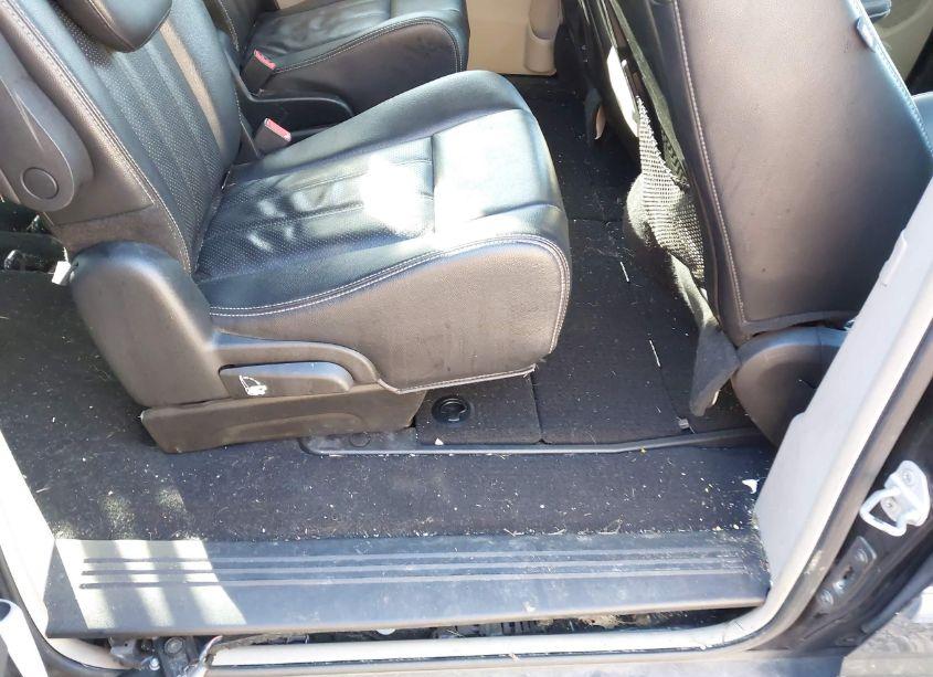 Photo 8 of 2014 Chrysler Town & COUNTRY TOURING-L (VIN 2C4RC1CG4ER164829)