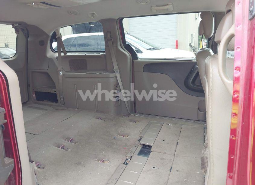 Photo 8 of 2014 Chrysler Town & COUNTRY TOURING-L (VIN 2C4RC1CG4ER168847)