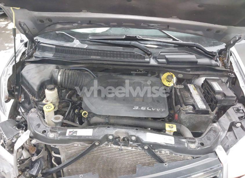 Photo 10 of 2014 Chrysler Town & COUNTRY TOURING-L (VIN 2C4RC1CG4ER237696)