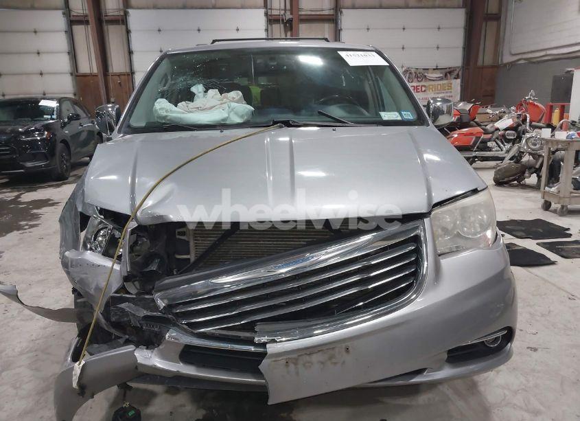 Photo 13 of 2014 Chrysler Town & COUNTRY TOURING-L (VIN 2C4RC1CG4ER237696)