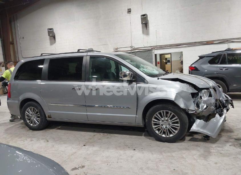 Photo 14 of 2014 Chrysler Town & COUNTRY TOURING-L (VIN 2C4RC1CG4ER237696)