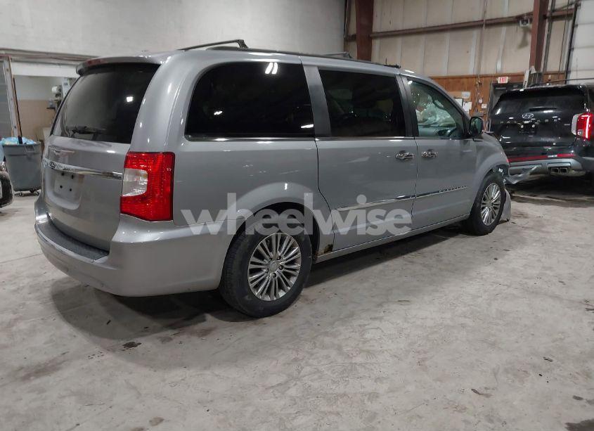 Photo 4 of 2014 Chrysler Town & COUNTRY TOURING-L (VIN 2C4RC1CG4ER237696)