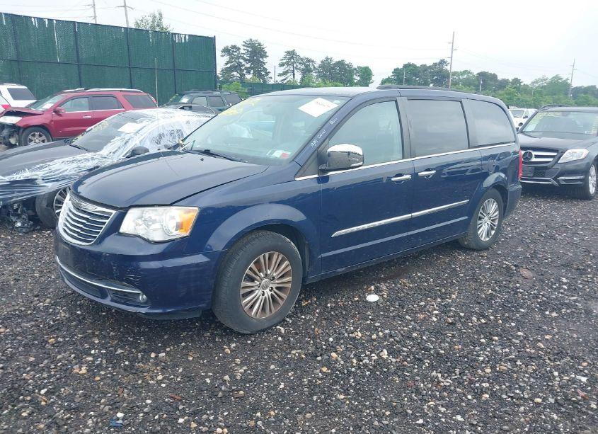 Photo 2 of 2014 Chrysler Town & COUNTRY TOURING-L (VIN 2C4RC1CG4ER249945)