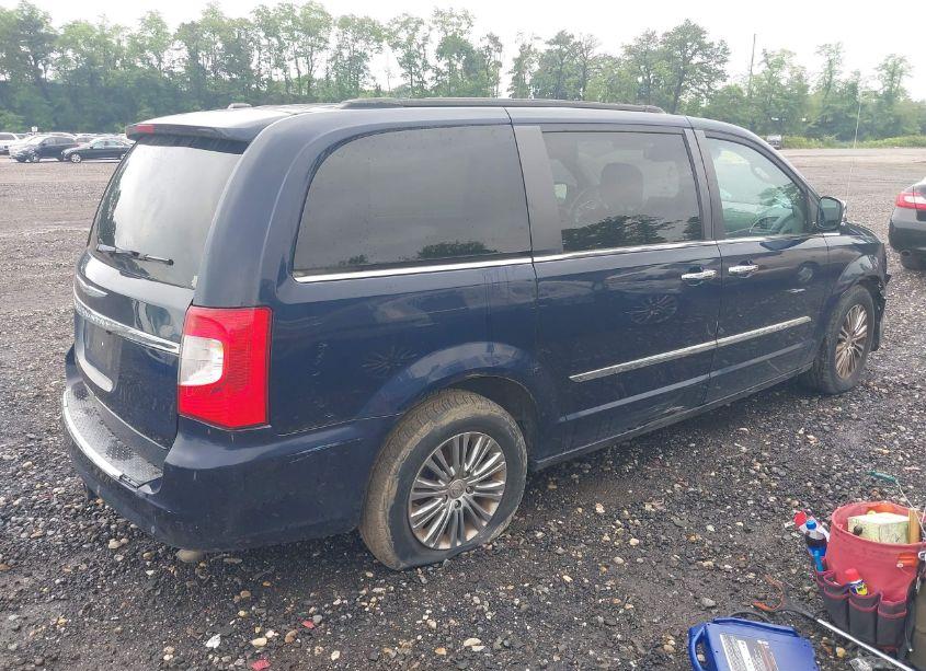 Photo 4 of 2014 Chrysler Town & COUNTRY TOURING-L (VIN 2C4RC1CG4ER249945)