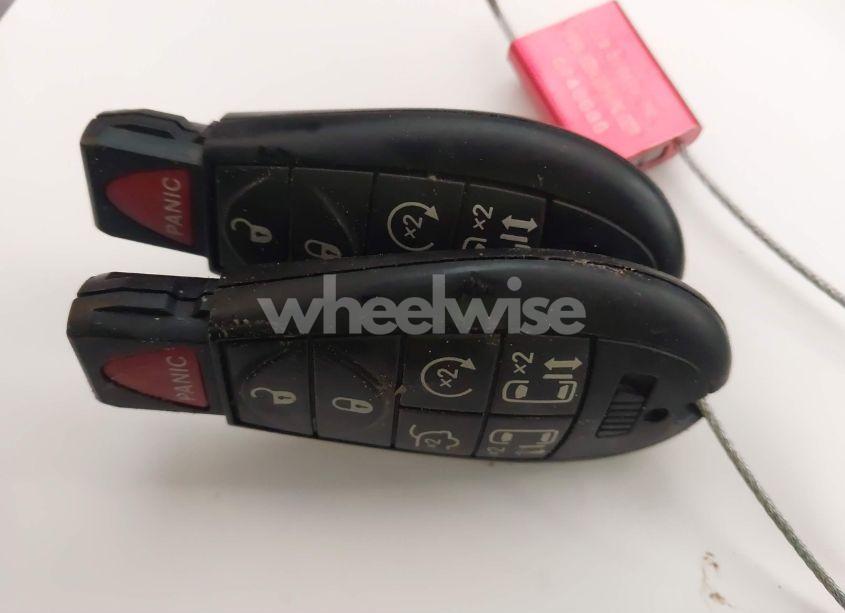 Photo 11 of 2014 Chrysler Town & COUNTRY TOURING-L (VIN 2C4RC1CG4ER330072)