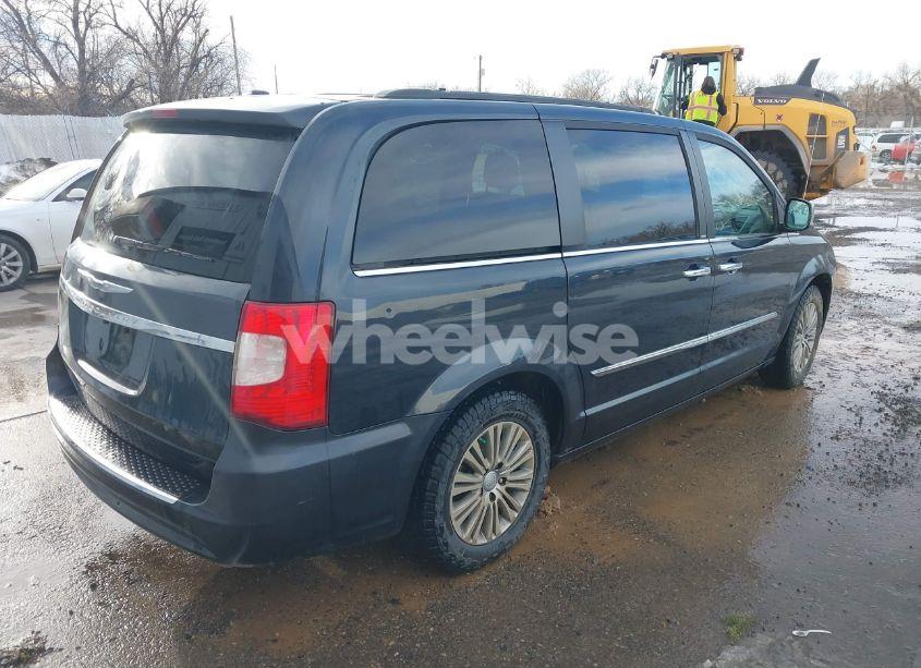 Photo 4 of 2014 Chrysler Town & COUNTRY TOURING-L (VIN 2C4RC1CG4ER330072)