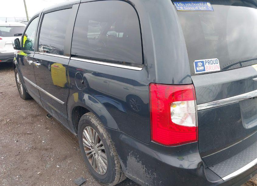 Photo 3 of 2014 Chrysler Town & COUNTRY TOURING-L (VIN 2C4RC1CG4ER372015)