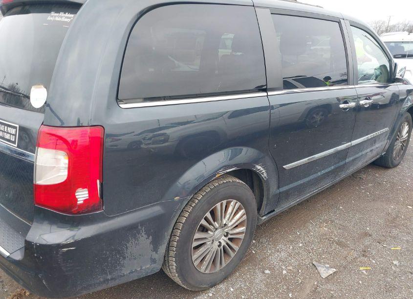 Photo 4 of 2014 Chrysler Town & COUNTRY TOURING-L (VIN 2C4RC1CG4ER372015)