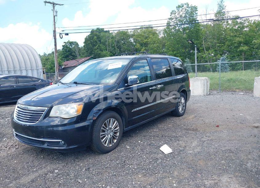 Photo 2 of 2014 Chrysler Town & COUNTRY TOURING-L (VIN 2C4RC1CG4ER377148)