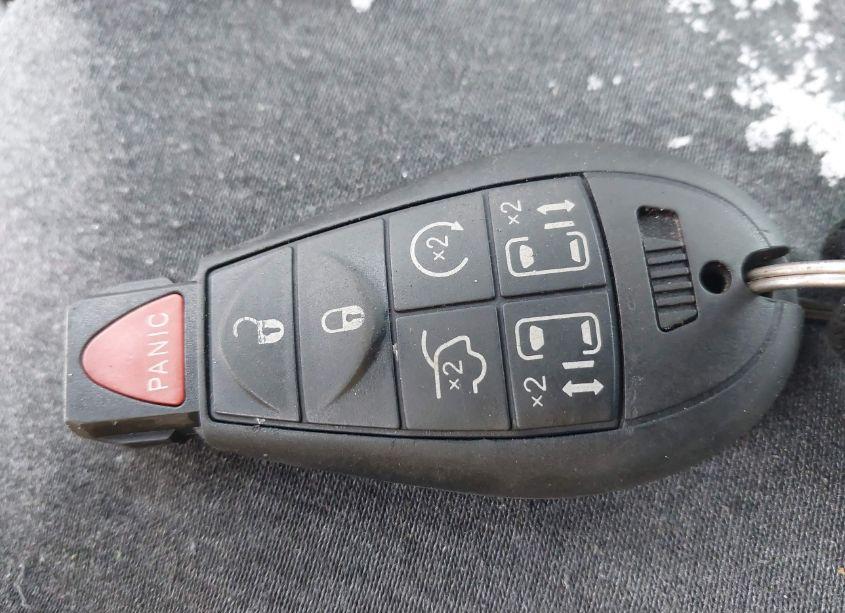 Photo 11 of 2014 Chrysler Town & COUNTRY TOURING-L (VIN 2C4RC1CG4ER408592)