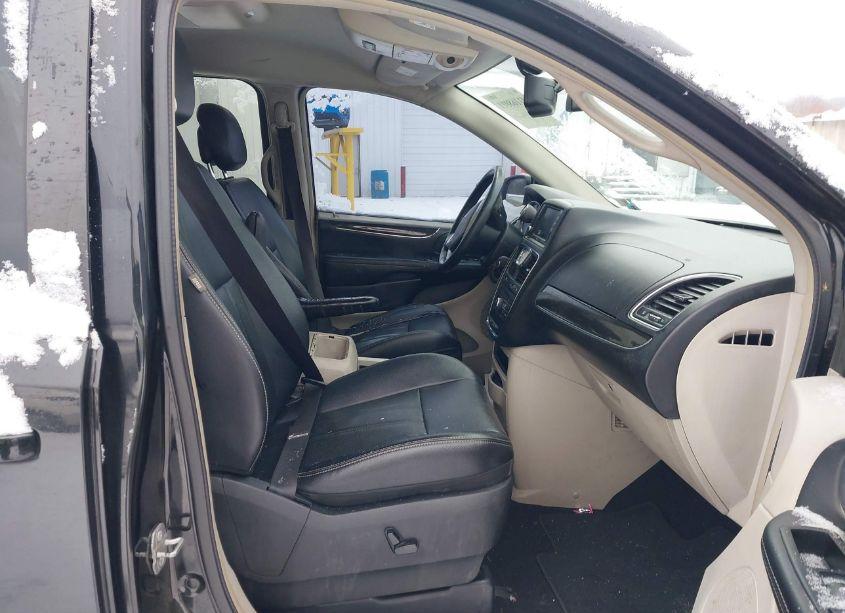 Photo 5 of 2014 Chrysler Town & COUNTRY TOURING-L (VIN 2C4RC1CG4ER408592)