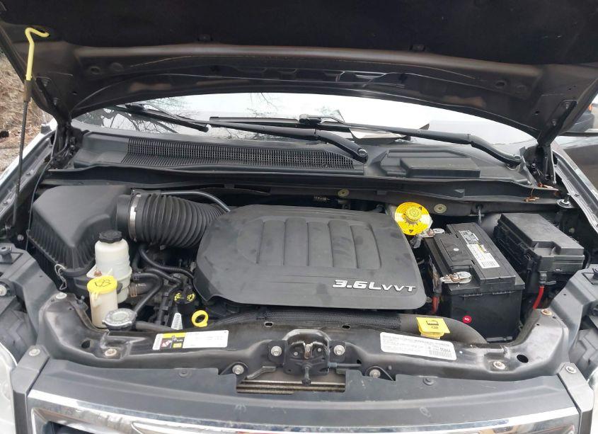 Photo 10 of 2014 Chrysler Town & COUNTRY TOURING-L 30TH ANNIVERSARY (VIN 2C4RC1CG4ER413730)