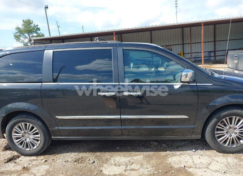 Photo 13 of 2015 Chrysler Town & COUNTRY TOURING-L (VIN 2C4RC1CG4FR509973)