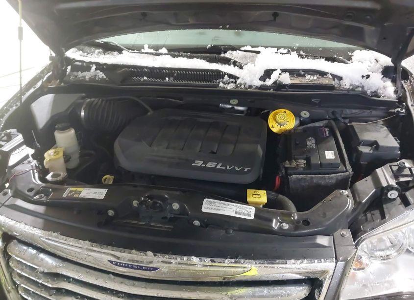 Photo 10 of 2015 Chrysler Town & COUNTRY TOURING-L (VIN 2C4RC1CG4FR513814)