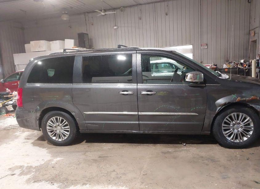 Photo 13 of 2015 Chrysler Town & COUNTRY TOURING-L (VIN 2C4RC1CG4FR513814)