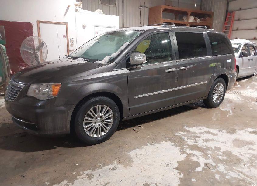 Photo 2 of 2015 Chrysler Town & COUNTRY TOURING-L (VIN 2C4RC1CG4FR513814)