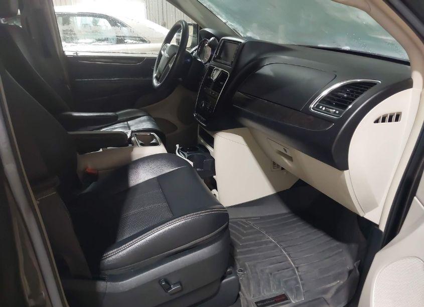 Photo 5 of 2015 Chrysler Town & COUNTRY TOURING-L (VIN 2C4RC1CG4FR513814)