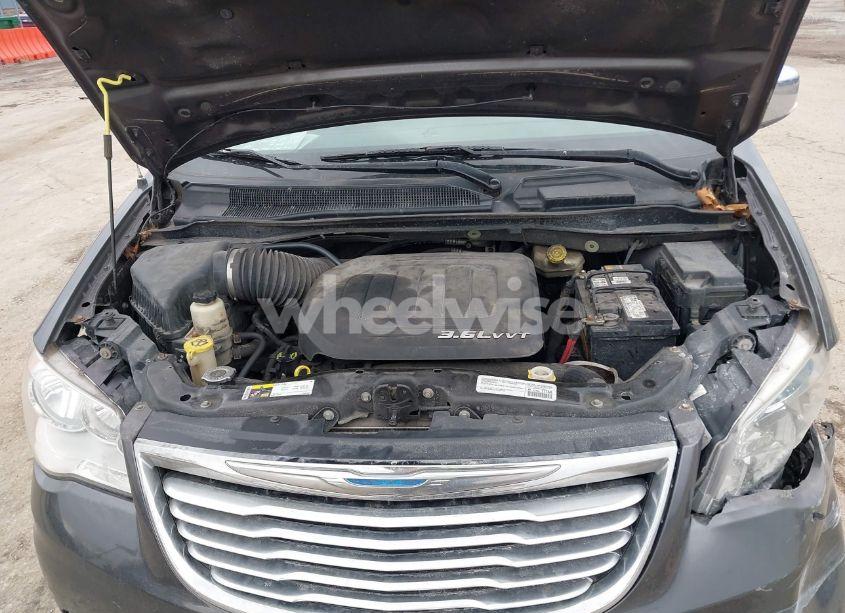 Photo 10 of 2015 Chrysler Town & COUNTRY TOURING-L (VIN 2C4RC1CG4FR525588)