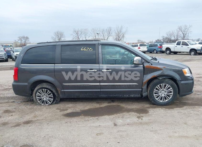 Photo 13 of 2015 Chrysler Town & COUNTRY TOURING-L (VIN 2C4RC1CG4FR525588)