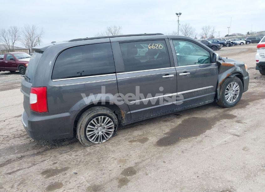 Photo 4 of 2015 Chrysler Town & COUNTRY TOURING-L (VIN 2C4RC1CG4FR525588)