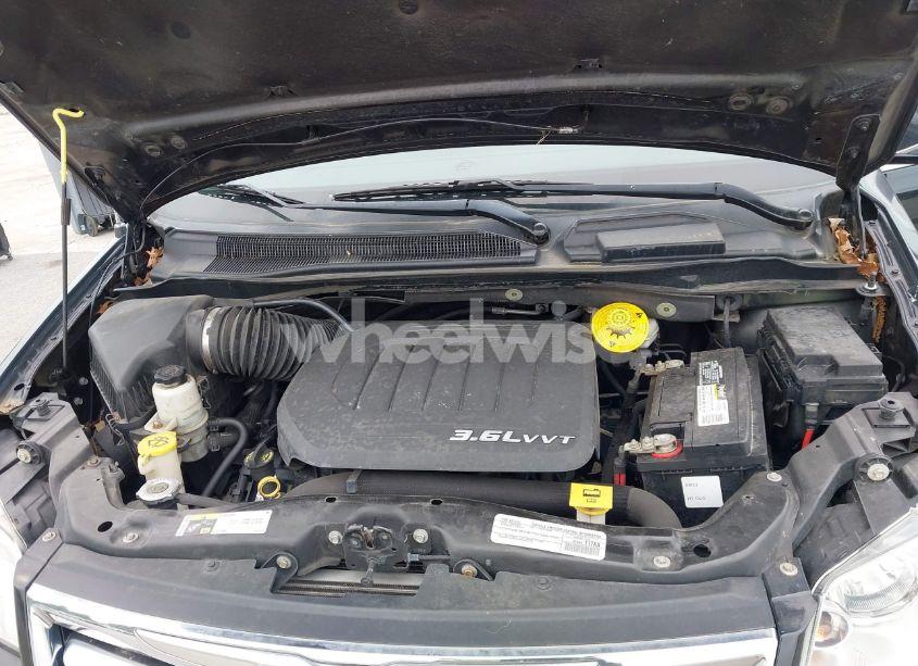 Photo 10 of 2015 Chrysler Town & COUNTRY TOURING-L (VIN 2C4RC1CG4FR675247)