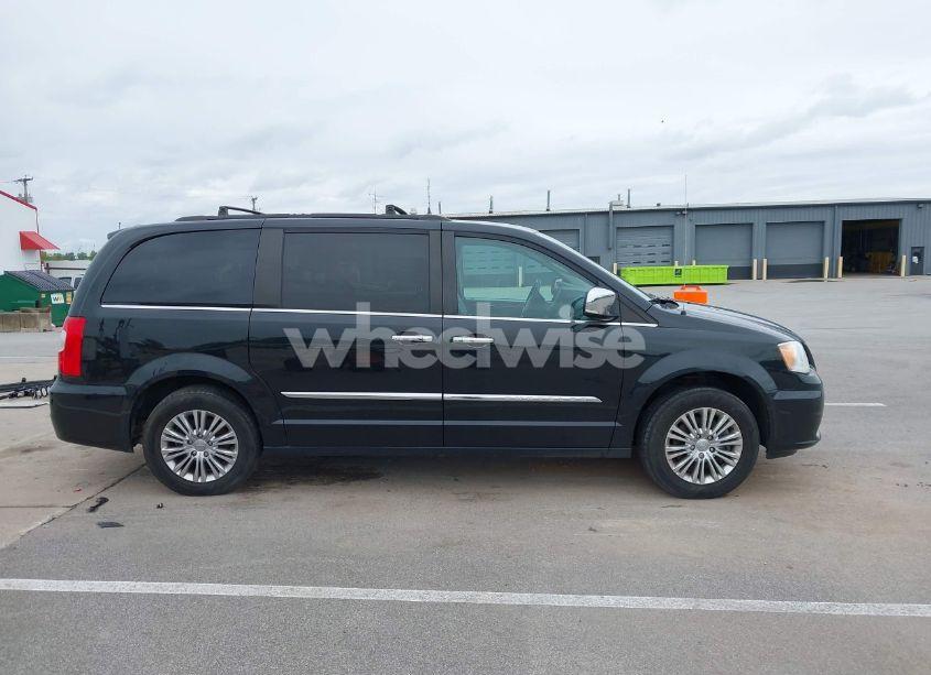 Photo 14 of 2015 Chrysler Town & COUNTRY TOURING-L (VIN 2C4RC1CG4FR675247)