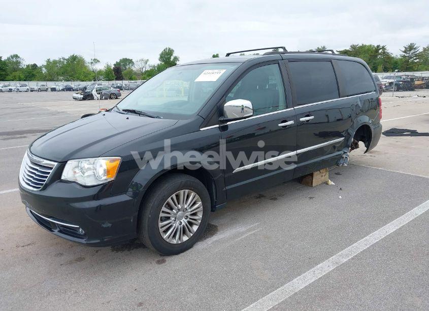 Photo 2 of 2015 Chrysler Town & COUNTRY TOURING-L (VIN 2C4RC1CG4FR675247)