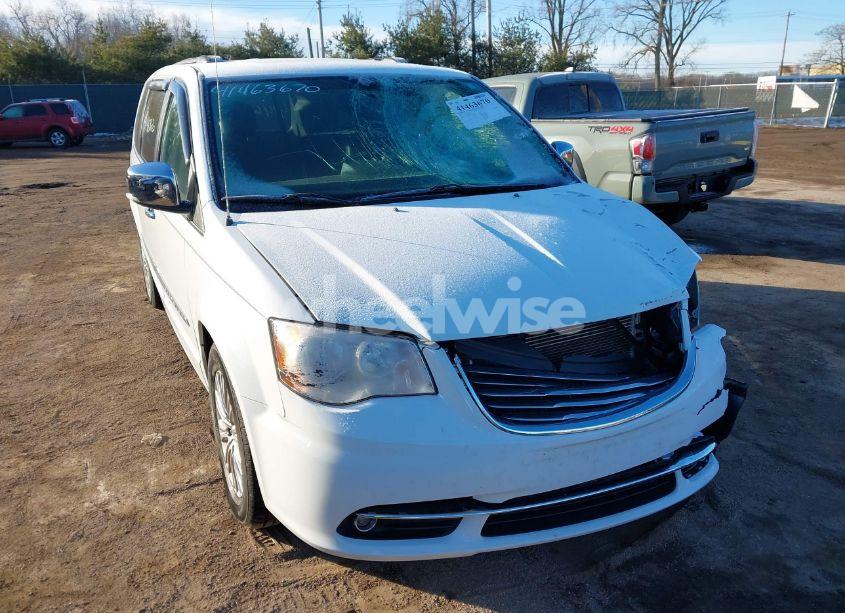 2016 Chrysler Town & COUNTRY TOURING-L ANNIVERSARY EDITION (VIN 2C4RC1CG4GR138010) main photo