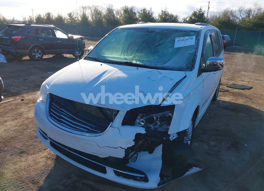 Photo 2 of 2016 Chrysler Town & COUNTRY TOURING-L ANNIVERSARY EDITION (VIN 2C4RC1CG4GR138010)