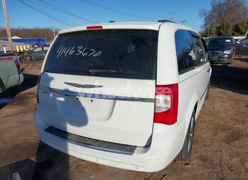 Photo 4 of 2016 Chrysler Town & COUNTRY TOURING-L ANNIVERSARY EDITION (VIN 2C4RC1CG4GR138010)