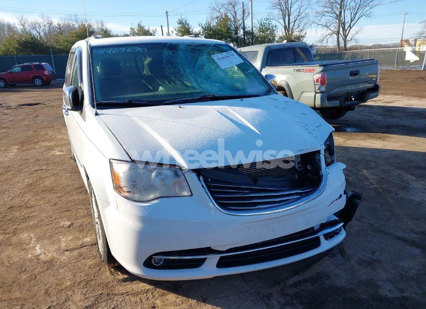 Photo 6 of 2016 Chrysler Town & COUNTRY TOURING-L ANNIVERSARY EDITION (VIN 2C4RC1CG4GR138010)