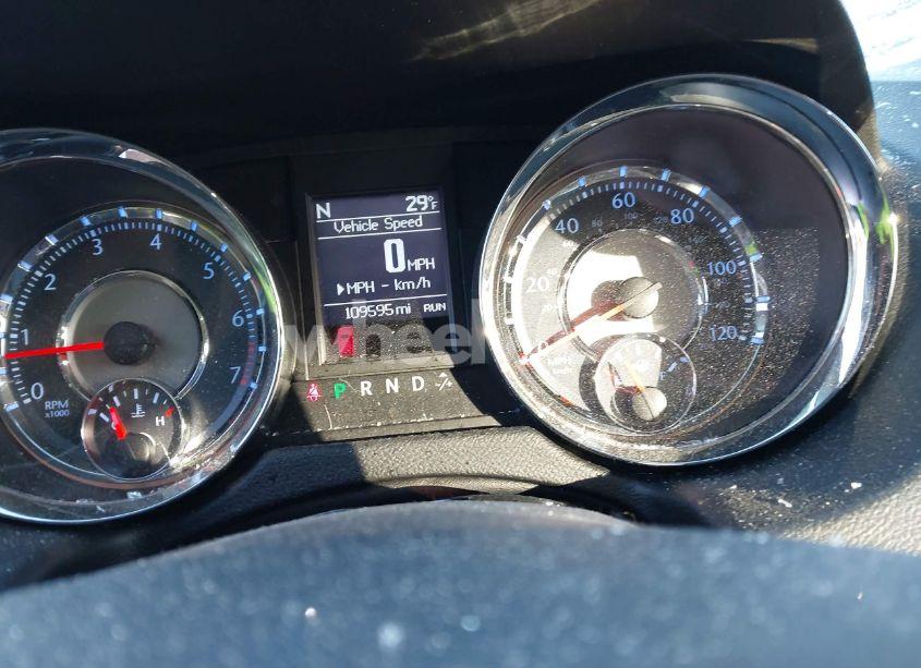 Photo 7 of 2016 Chrysler Town & COUNTRY TOURING-L ANNIVERSARY EDITION (VIN 2C4RC1CG4GR138010)