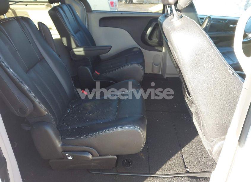 Photo 8 of 2016 Chrysler Town & COUNTRY TOURING-L ANNIVERSARY EDITION (VIN 2C4RC1CG4GR138010)