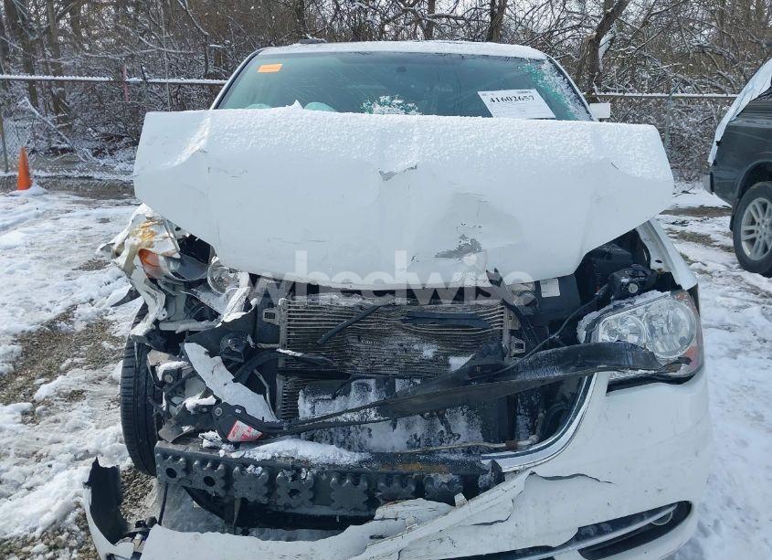 Photo 11 of 2016 Chrysler Town & COUNTRY TOURING-L ANNIVERSARY EDITION (VIN 2C4RC1CG4GR200487)