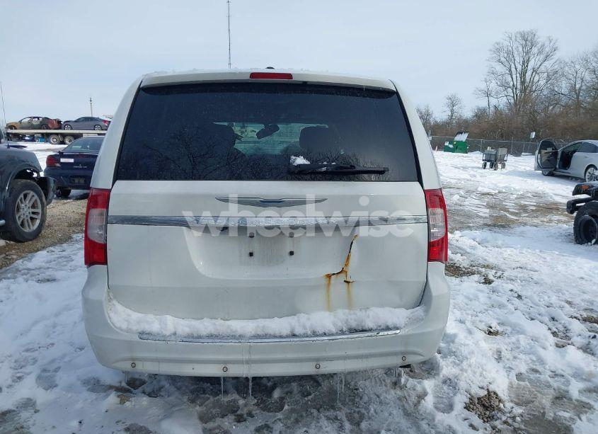 Photo 15 of 2016 Chrysler Town & COUNTRY TOURING-L ANNIVERSARY EDITION (VIN 2C4RC1CG4GR200487)