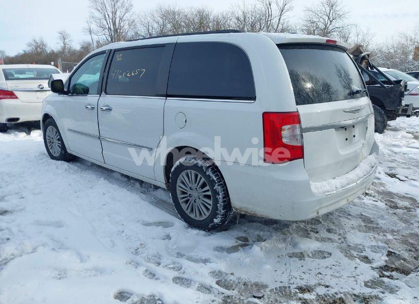 Photo 3 of 2016 Chrysler Town & COUNTRY TOURING-L ANNIVERSARY EDITION (VIN 2C4RC1CG4GR200487)